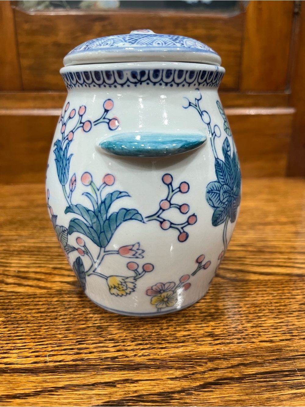 Vintage Floral Ginger Jar – Blue & White Porcelain – Chinoiserie Decor 5.5” Tall - Picture 6 of 7